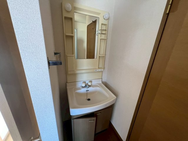 ニューキャピタルⅢの洗面所