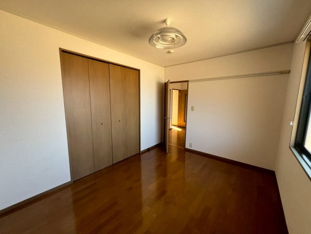 ニューキャピタルⅢの居間・リビング