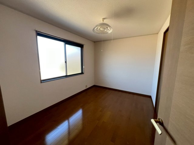 ニューキャピタルⅢの居間・リビング