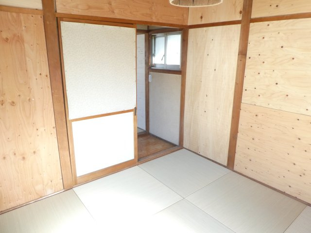 安倉南4丁目戸建の和室