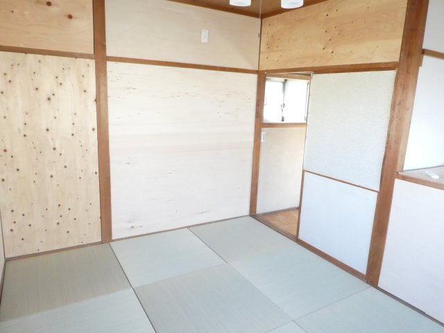 安倉南4丁目戸建の和室