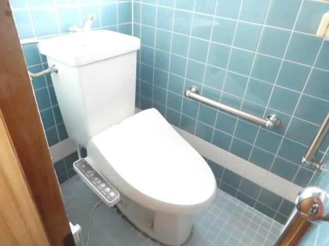 安倉南4丁目戸建のトイレ