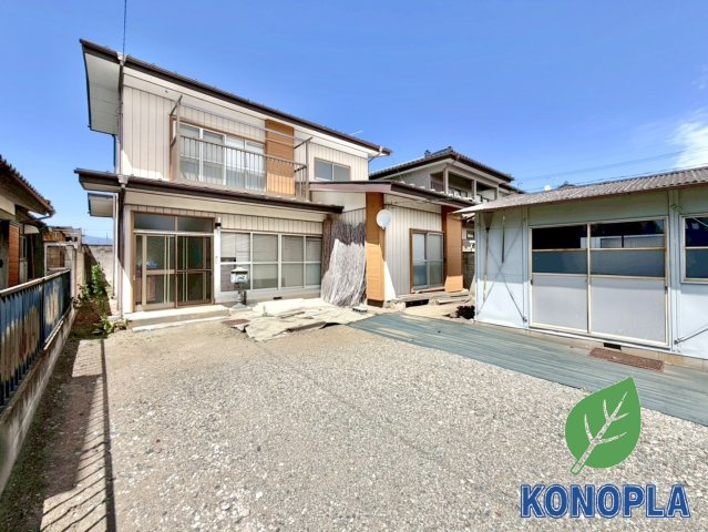 【中古戸建】みどり市笠懸町阿左美の外観|■外観｜外構や植栽の計画次第で自分好みにアレンジできる余白があり、住みながら楽しめる住まいです♪