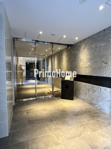 グローリオシェルト東京八丁堀のロビー