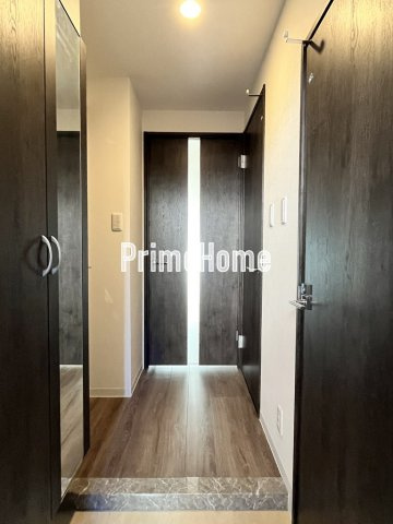 グローリオシェルト東京八丁堀の玄関