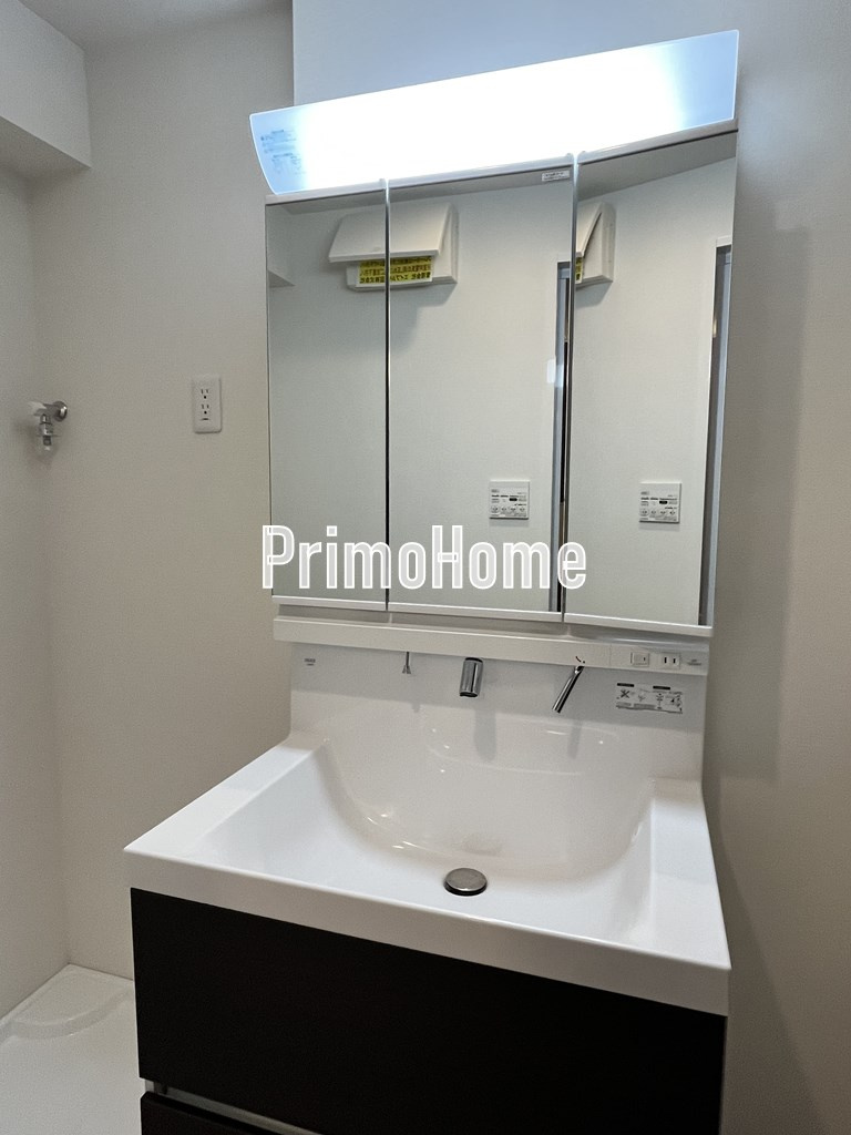 グローリオシェルト東京八丁堀の洗面所