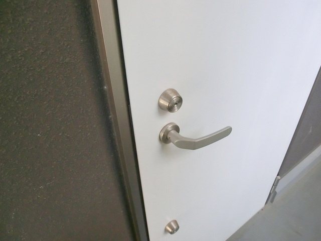 フェアリープレイスの玄関|安心のダブルロックです！