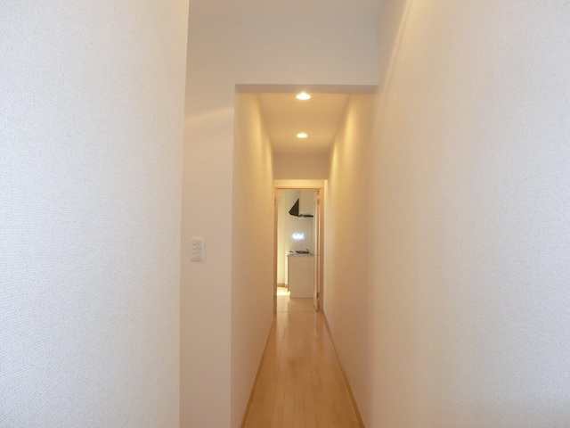 フェアリープレイスのその他|玄関からダイニングへの廊下です♪