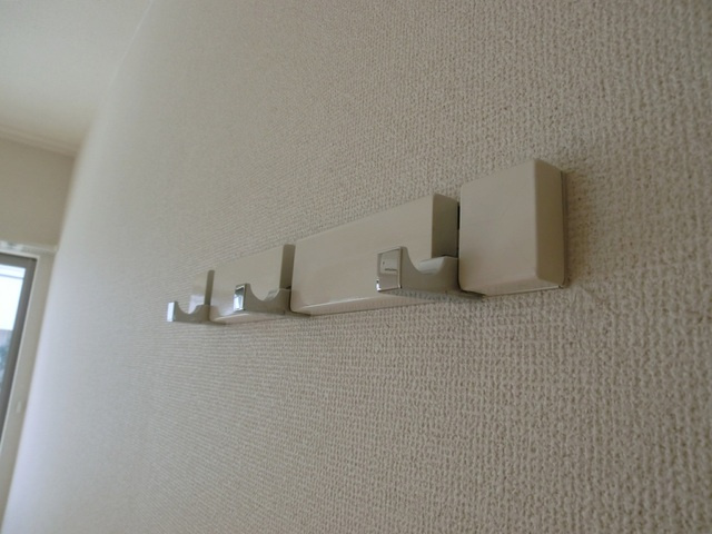 フェアリープレイスの内装|ハンガーホルダー付です♪