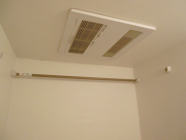 フェアリープレイスの浴室|浴室乾燥機能付きのバスルームです☆