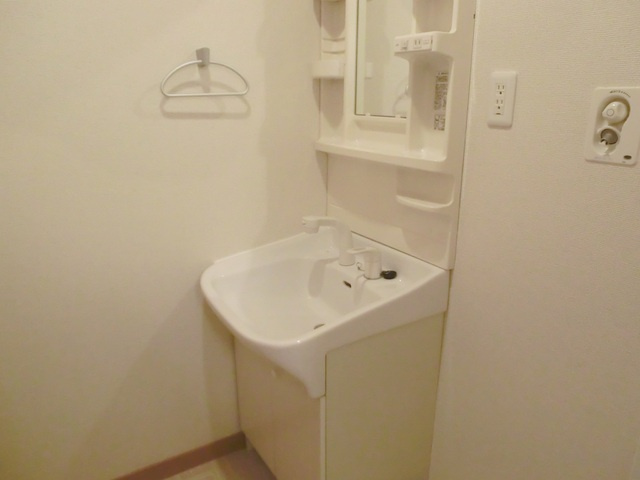 フェアリープレイスの洗面所|独立洗面台です☆