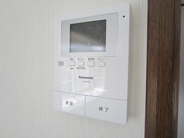 サンライズコーポのセキュリティ|モニター付きインターホンで安心です