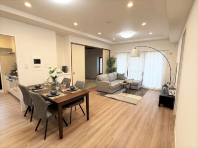 【居間・リビング】 | サンハウス徳川 | キャンペーン対象物件です♪詳細は弊社ホームページもしくはスタッフまでお気軽にお問合せ下さいませ♪ お役に立てる自信があります♪