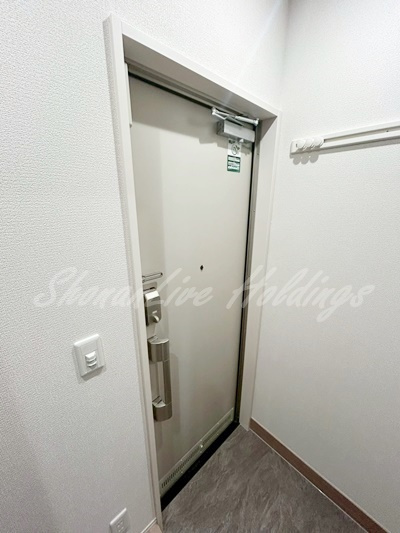 藤沢市湘南台４丁目のアパートの玄関