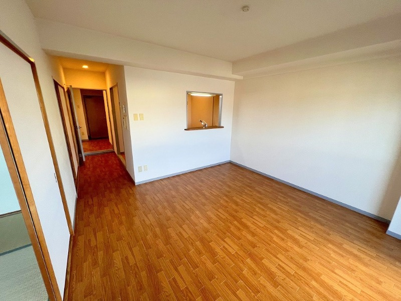 サンメゾン忍海の居間・リビング