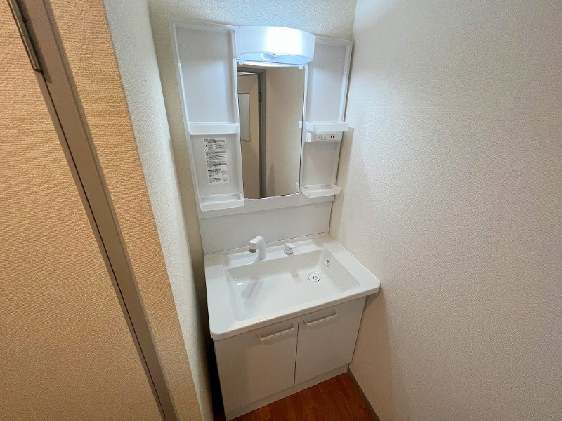 サンメゾン忍海の洗面所