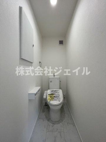 「新築戸建　三田市つつじが丘南１丁目」のトイレ