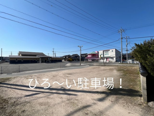 境港市渡町　中古住宅の駐車場