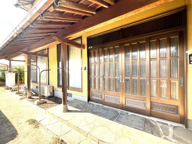 境港市渡町　中古住宅の玄関