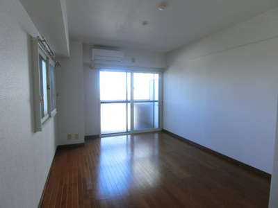 【居間・リビング】 | 平間ロイヤルマンション