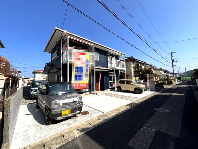 別府町の中古のおうち　松山市別府町中古戸建の前面道路含む現地写真|前面道路含む現地写真です