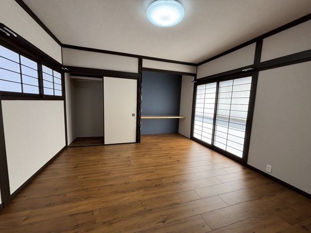 別府町の中古のおうち　松山市別府町中古戸建の洋室