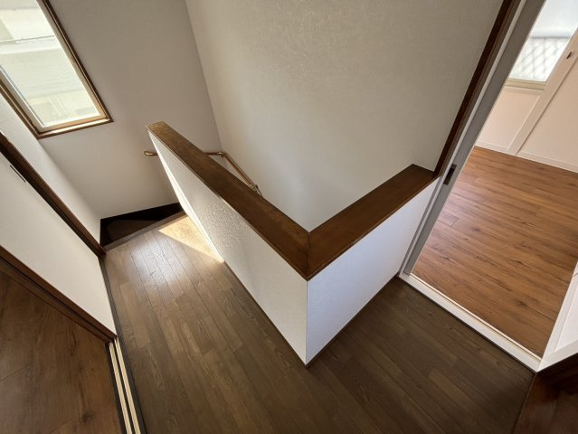 別府町の中古のおうち　松山市別府町中古戸建のその他|２階廊下