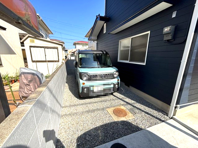 別府町の中古のおうち　松山市別府町中古戸建の駐車場|カースペースがあります