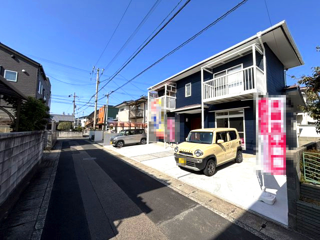 別府町の中古のおうち　松山市別府町中古戸建の前面道路含む現地写真|前面道路含む現地写真です