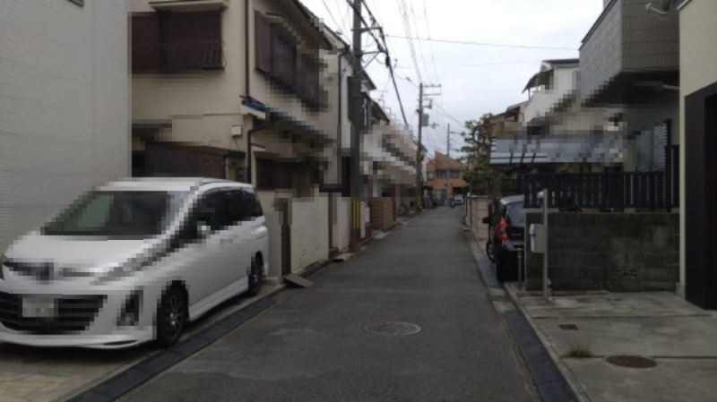 尼崎市瓦宮　中古戸建の前面道路含む現地写真