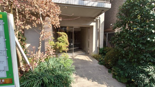 【エントランス】