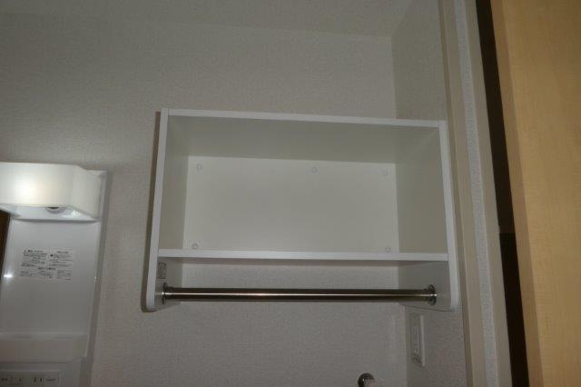 グリーンコテージのその他|洗濯機置き場（棚）