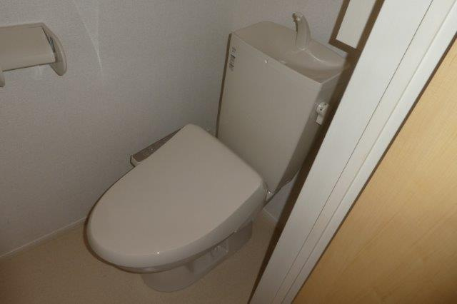 グリーンコテージのトイレ|シャワー付きトイレ