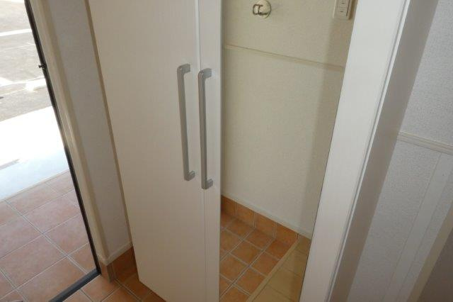 グリーンコテージの玄関|シューズボックス