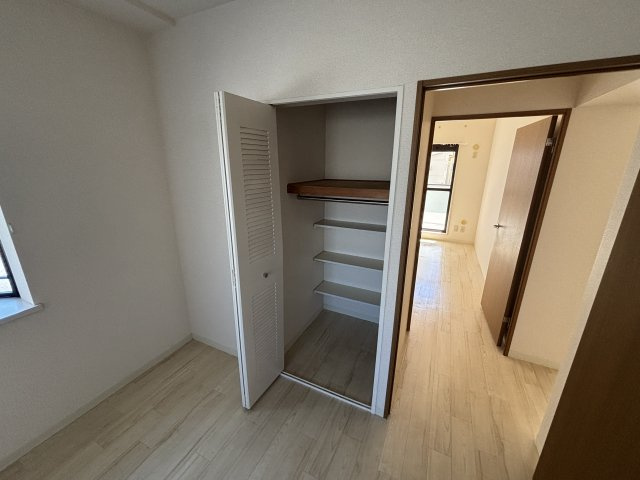 ボヌール河本のその他|島忠ホームセンター・ユニクロ