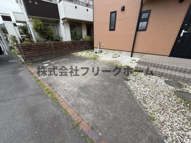 小金井市中町２丁目の一戸建ての駐車場