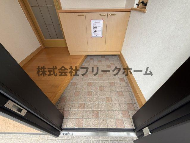 小金井市中町２丁目の一戸建ての玄関