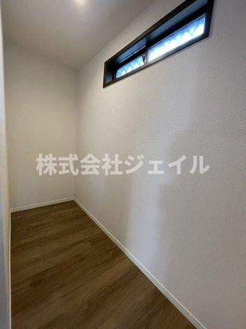 「中古戸建　三田市つつじが丘北４丁目」の収納
