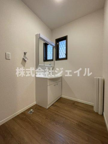 「中古戸建　三田市つつじが丘北４丁目」の独立洗面台