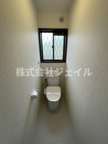 「中古戸建　三田市つつじが丘北４丁目」のトイレ