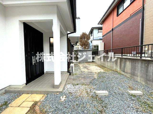 「中古戸建　三田市つつじが丘北４丁目」の駐車場
