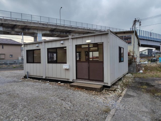 近江八幡市安土町下豊浦の店舗事務所