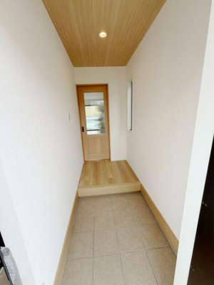 【玄関】 | 山科区川田御輿塚町　新築戸建