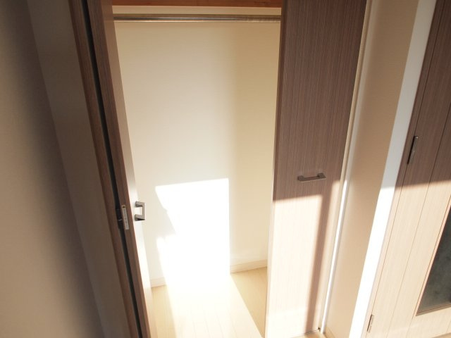 ライジングコート岸里玉出駅前の収納