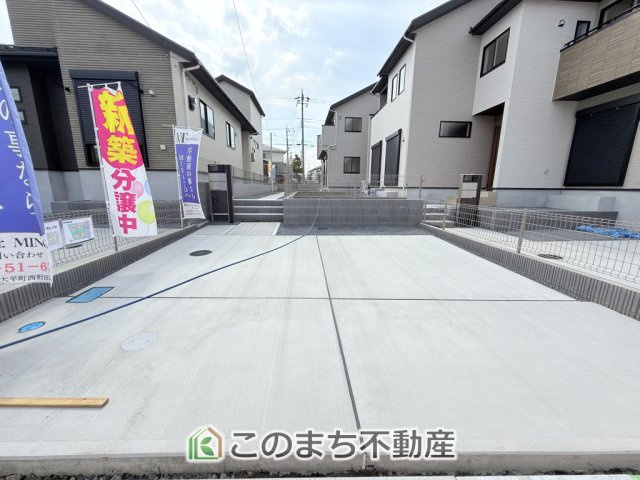 ブルーミングガーデン宇都宮市五代2丁目の駐車場|広いカースペース２台分ございます。