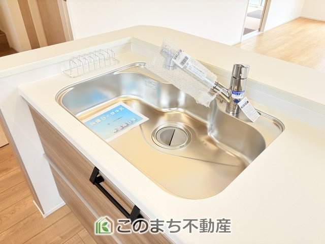 ブルーミングガーデン宇都宮市五代2丁目のキッチン|大きなシンクございますので洗い物も楽々です。