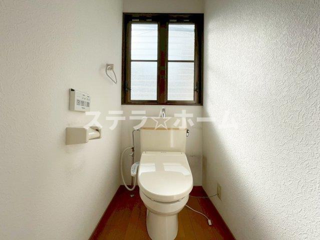 都島南通1 中古戸建のトイレ|落ち着いたトイレです