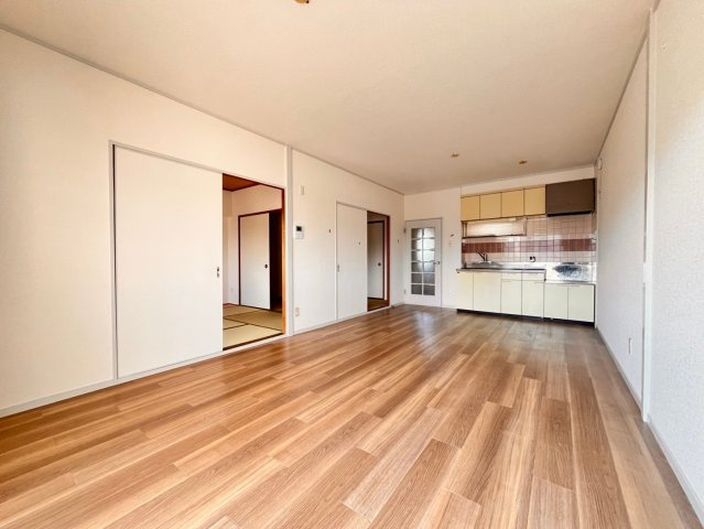 サングレイス西明石の居間・リビング