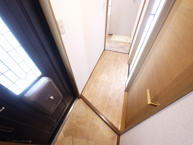 ヴァン・ヴェールⅠパートⅡの玄関|ゆったりとした玄関です