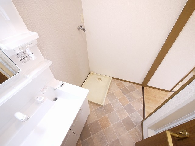 ヴァン・ヴェールⅠパートⅡの洗面所|広い洗面スペース